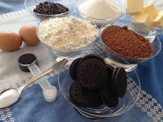 ingredientes cookies, azúcar moreno, azúcar, oreo, pepitas de chocolate, extracto de vainilla, sal, bicarbonato sódico, mantequilla, harina, huevos
